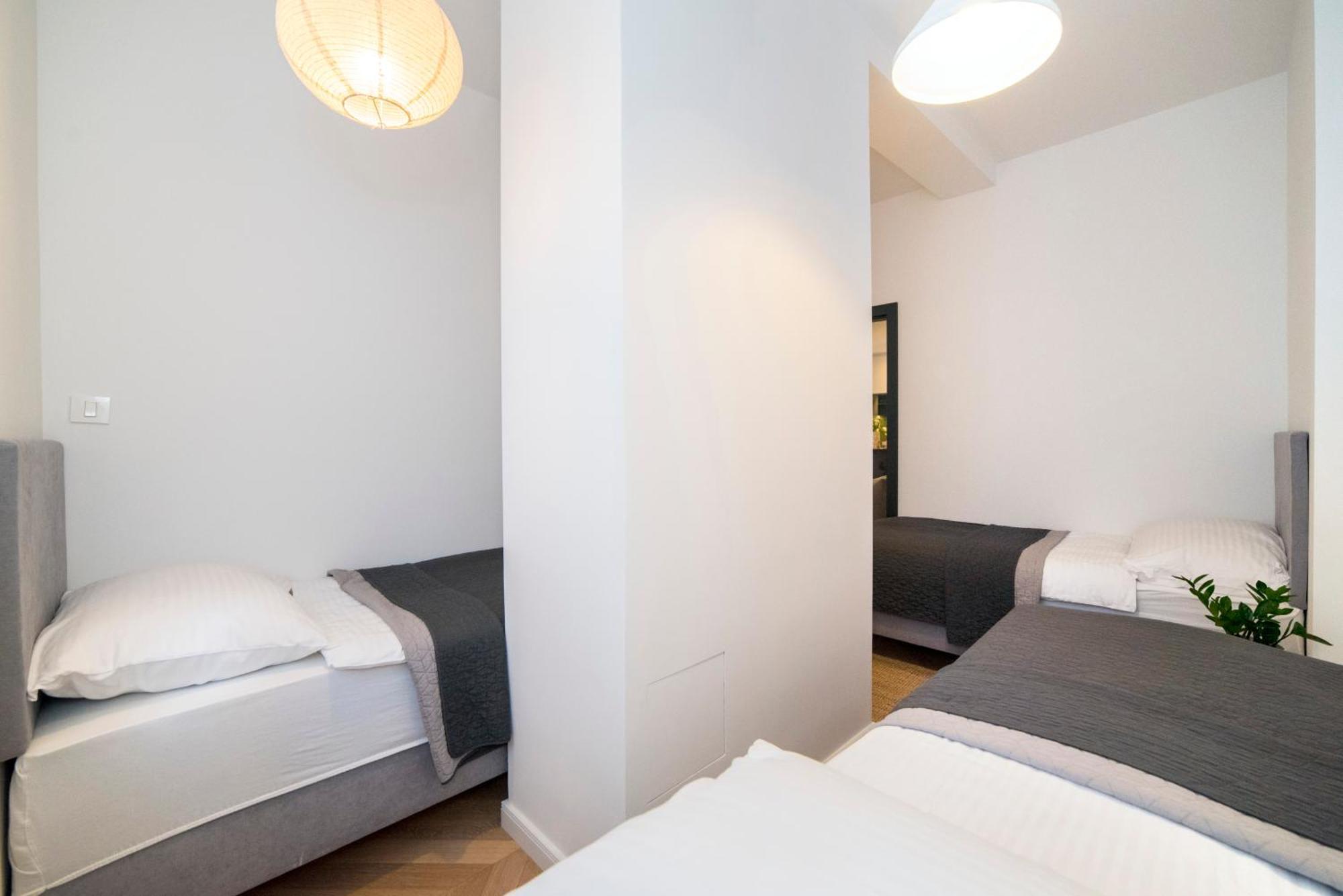 Legerro P With Parking Apartment